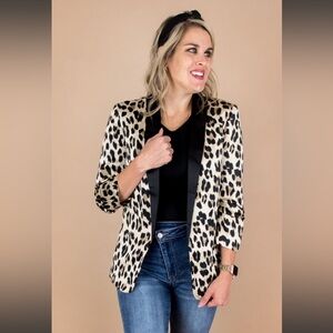 W’s NWT Satin Leopard Print Women's Blazer, size Small